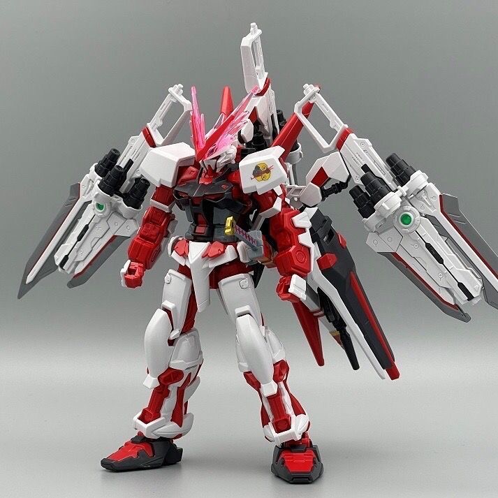 Model Kit Robot - Kit de Montagem Gundam Astray Red