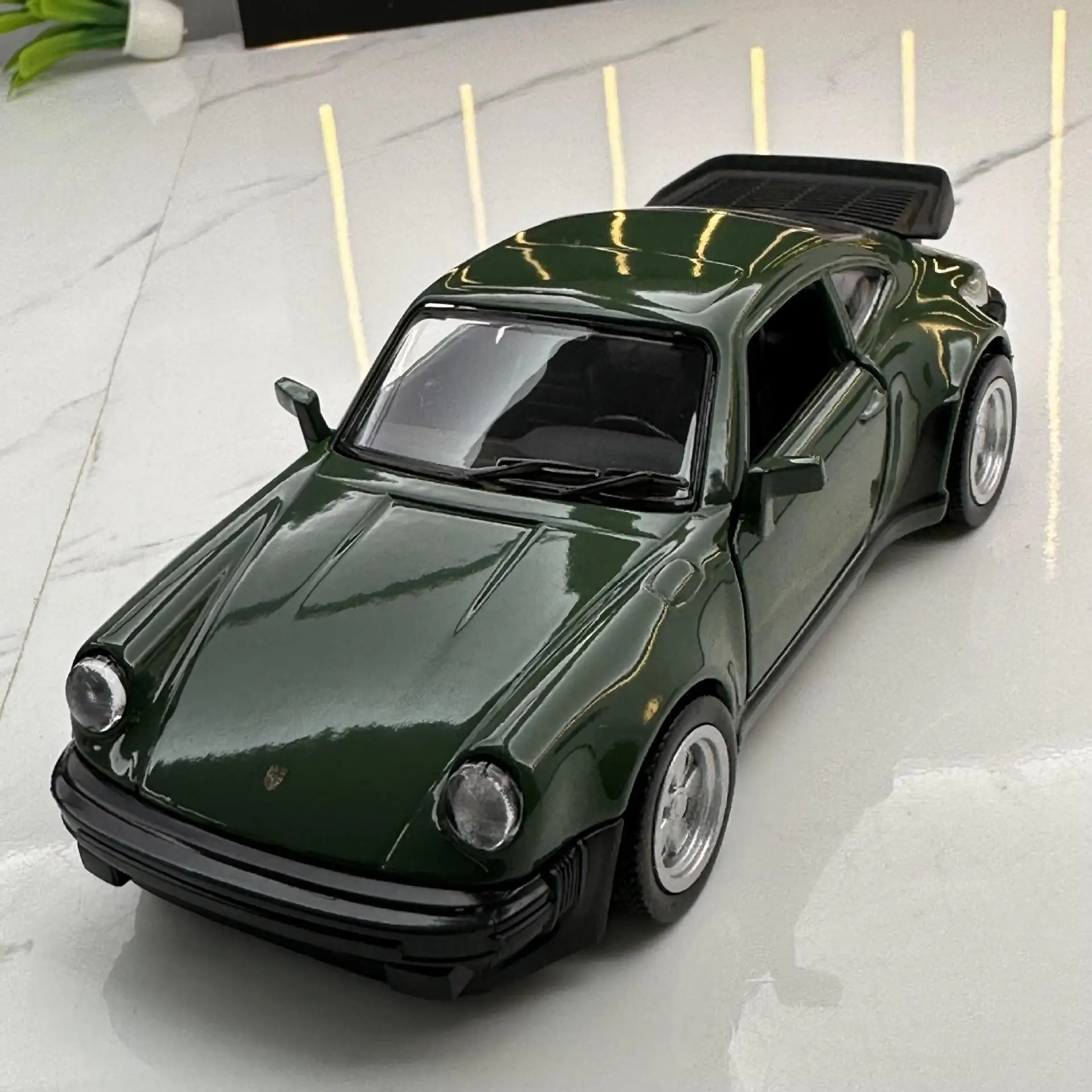 1:36 1978 porsche 911 turbo mo - Model Kit Porsche 911 avaliação e preço