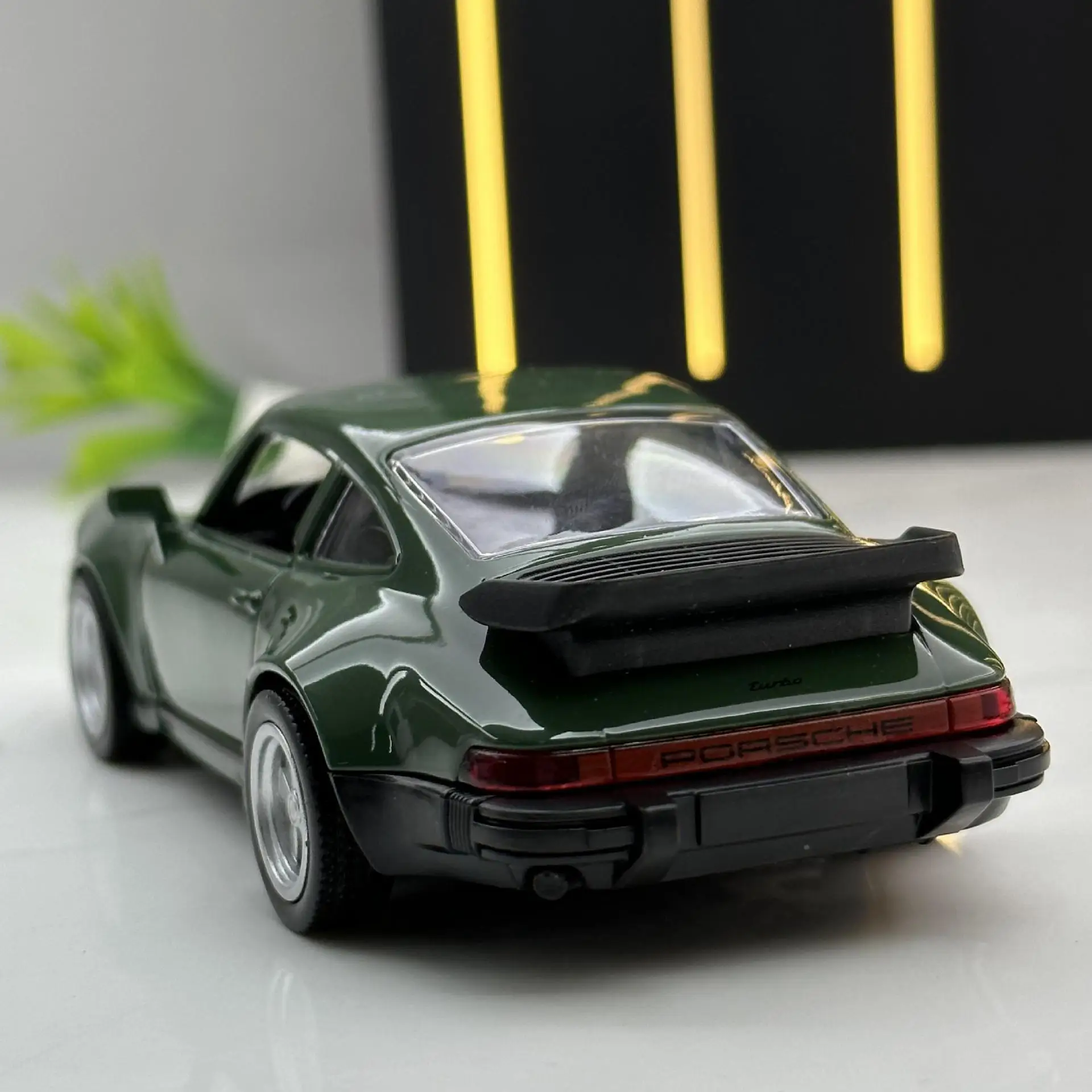 1:36 1978 porsche 911 turbo mo - Model Kit Porsche 911 avaliação e preço