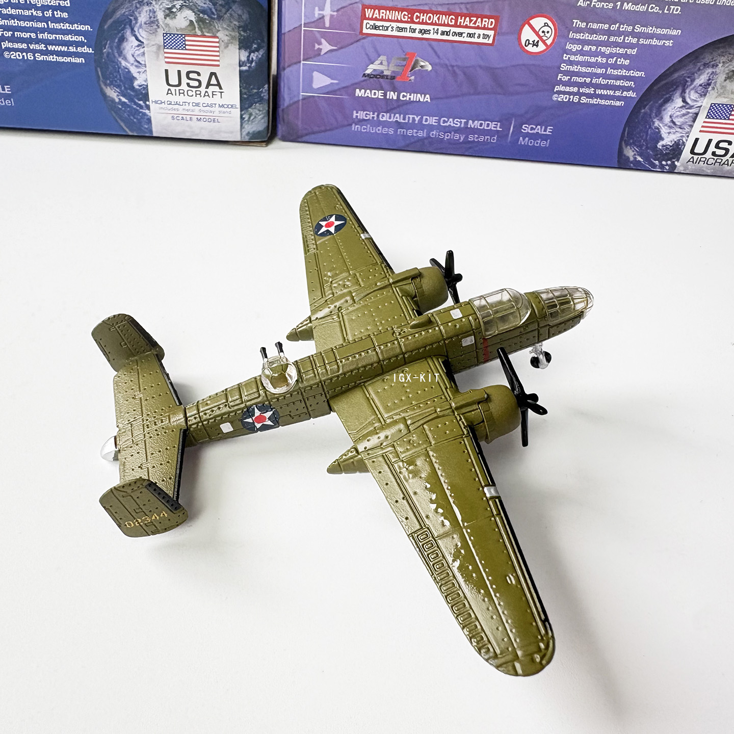 Modelo de Avião Militar B-25 M - Model Kit Plane avaliação e preço